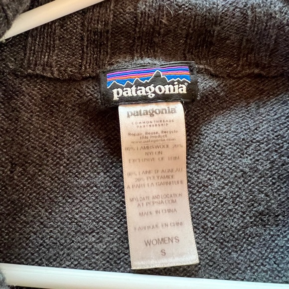 Patagonia Merino Wool Long Sleeve Button Up Knit Cardigan Sweater - Picture 4 of 4